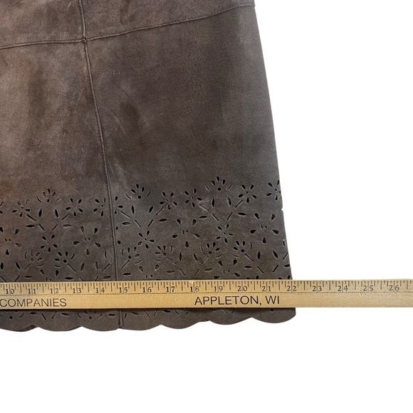 ISAAC MIZRAHI for Target | Suede Leather Skirt Size 6 - Picture 8 of 10
